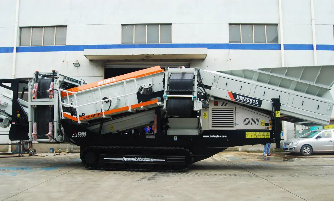 發(fā)貨中 | 上海東蒙開年發(fā)貨進(jìn)行中！DMZS515移動重型篩分站火速發(fā)往客戶前方，助力客戶砂石骨料項目